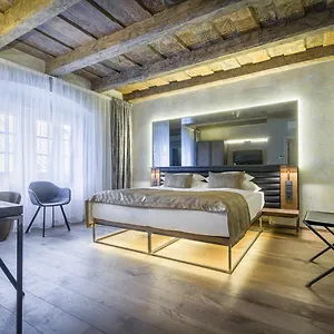 waldstein.praguehotelsweb.com/