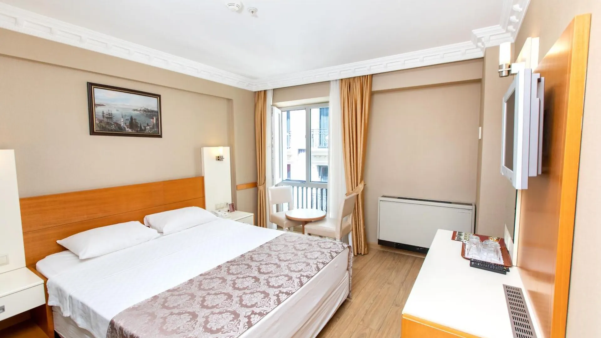 Baron Hotel Istanboel 4*,